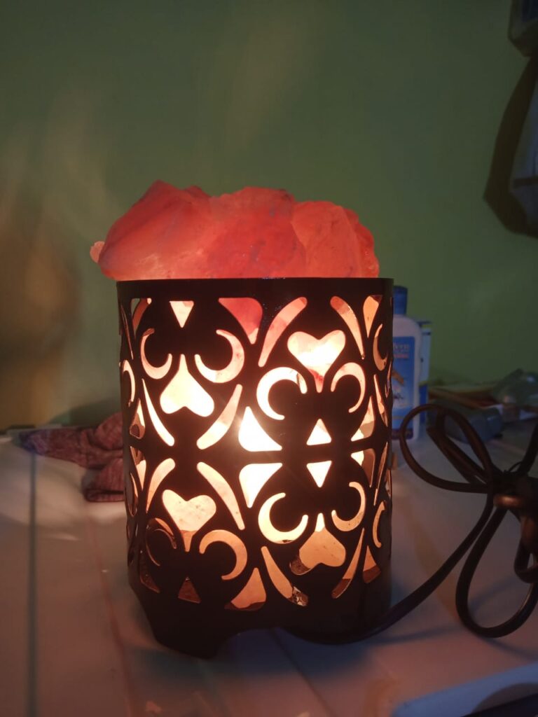 Salt lamps made from hamalyan salt