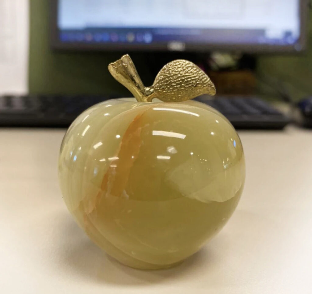 Paperweight apple 4x4