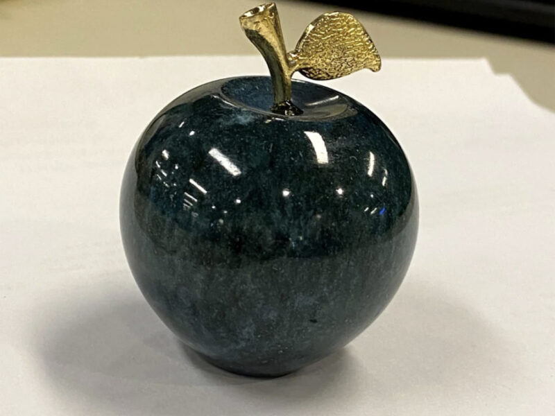 Paperweight apple 4x4