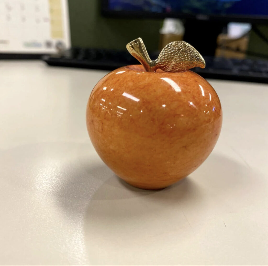 Paperweight apple 4x4