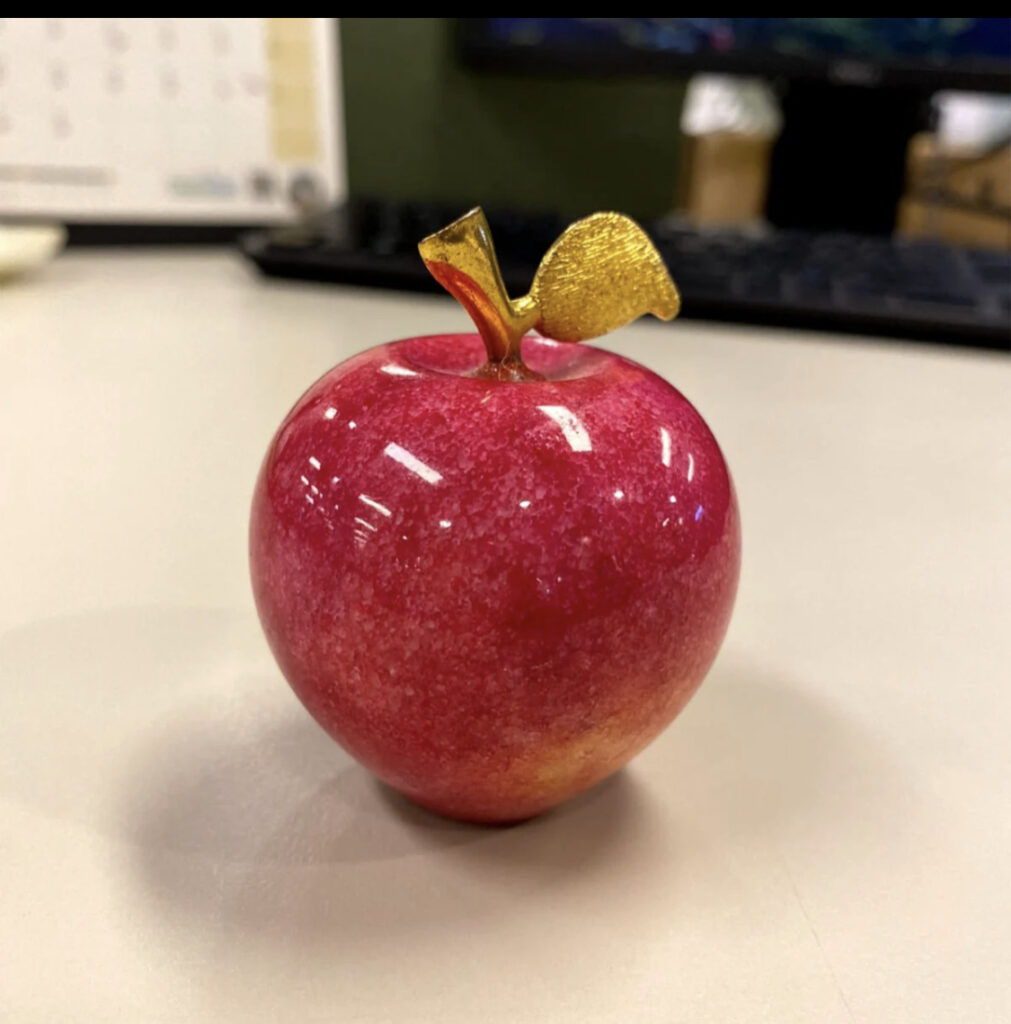 Paperweight apple 4x4