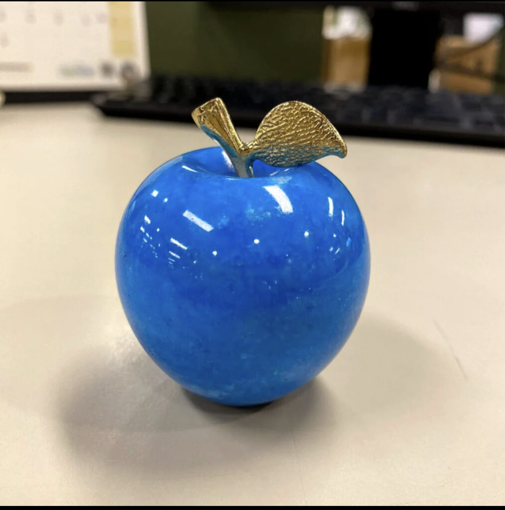Paperweight apple 4x4