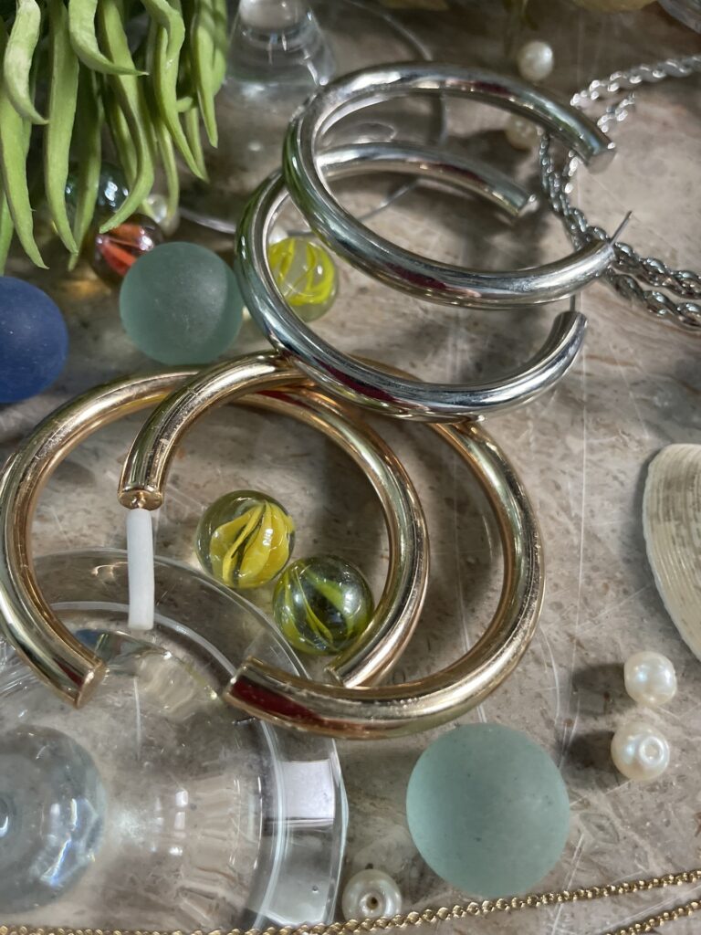 Artificial jewellery