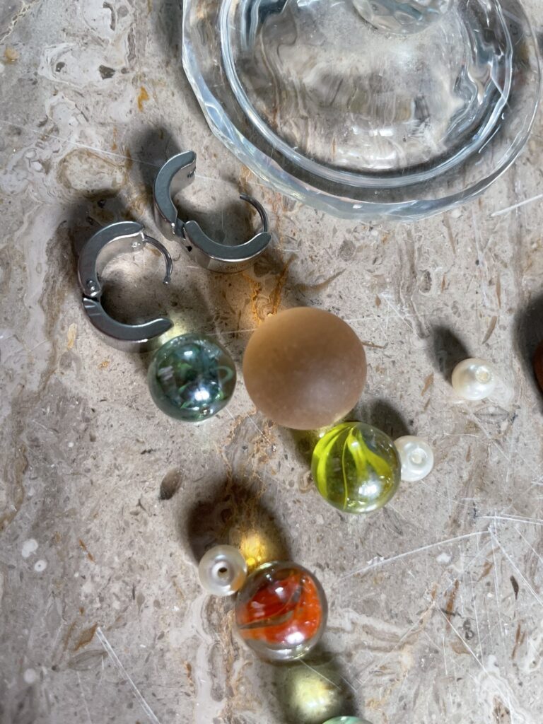 Artificial jewellery