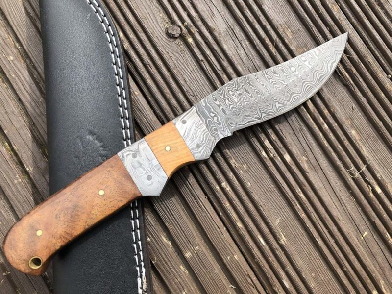 All kind of knifes are handmade with customization