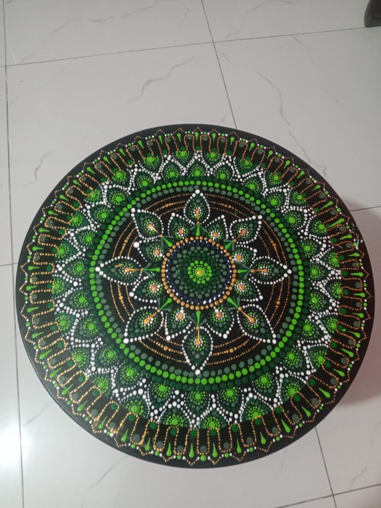 Handpianted coffee tables by Aiha