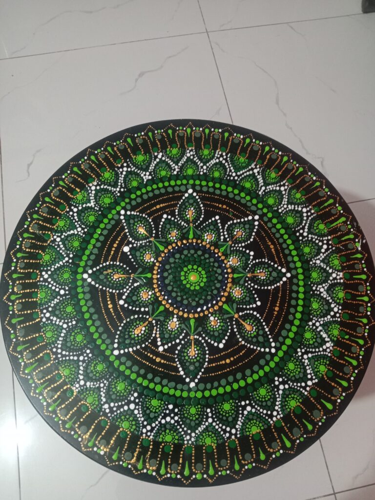 Handpianted coffee tables by Aiha