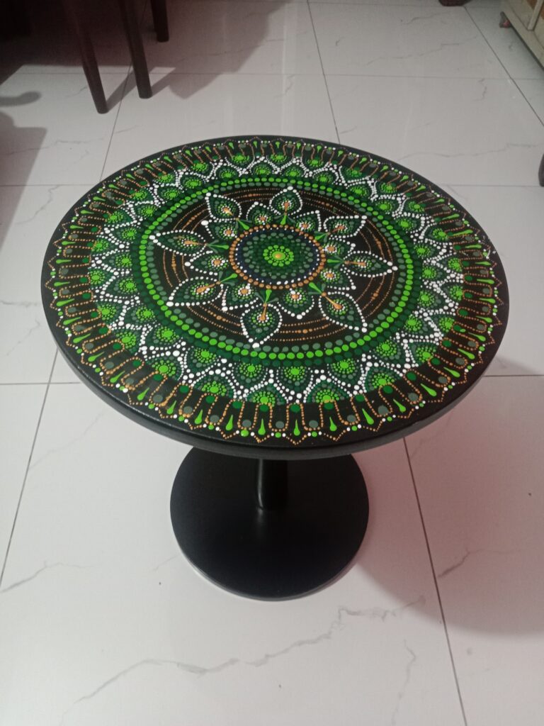 Handpianted coffee tables by Aiha