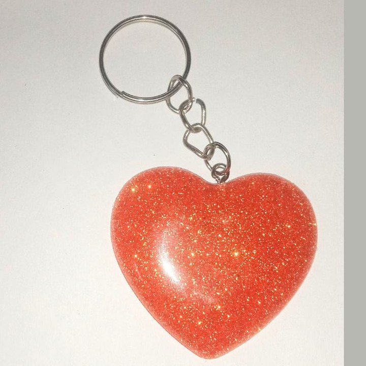 Heartfelt Elegance: Stunning Heart Keychain