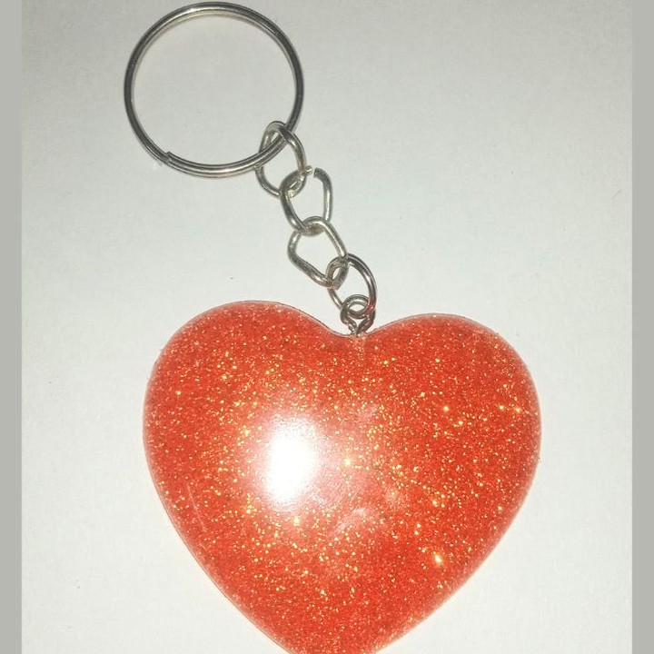 Heartfelt Elegance: Stunning Heart Keychain