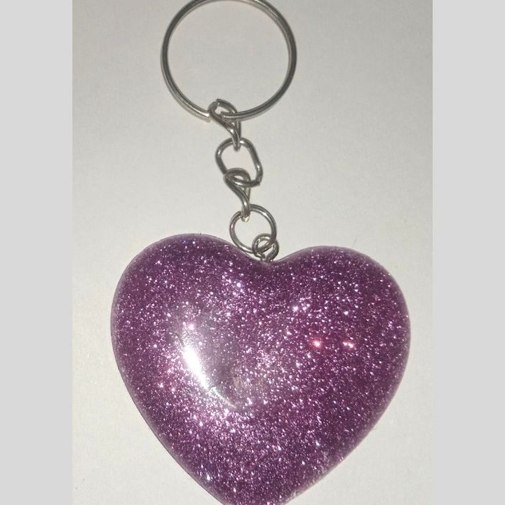 Heartfelt Elegance: Stunning Heart Keychain