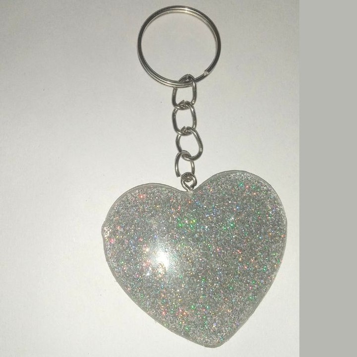 Heartfelt Elegance: Stunning Heart Keychain