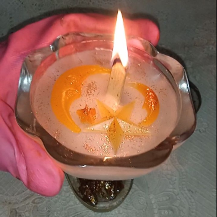 Radiant Ramadan: Elegant Scented Candles for Home Decor