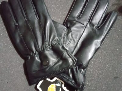 Lady's leather gloves033