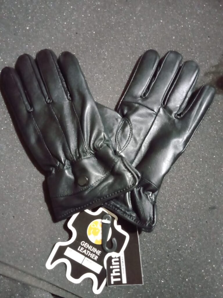 Lady's leather gloves033