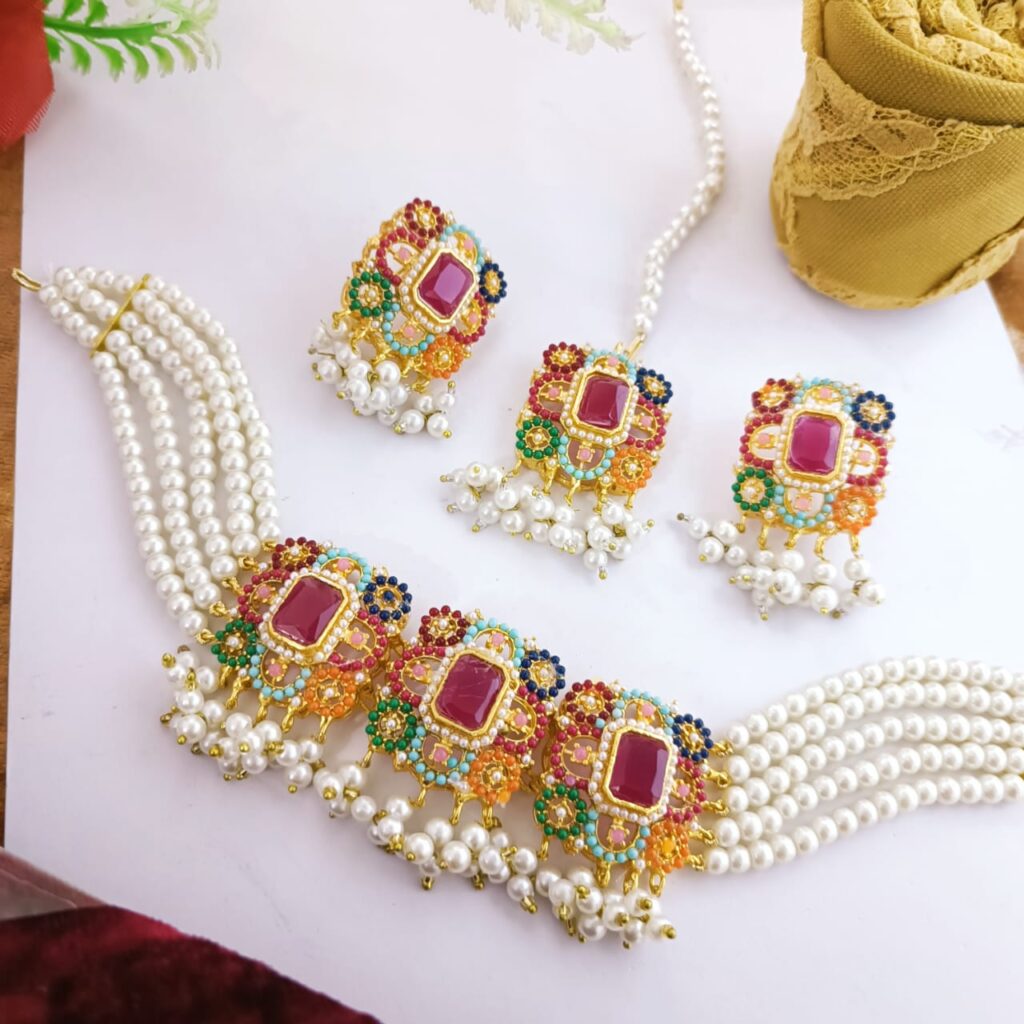 casting fine quality noratan real stone prty set.