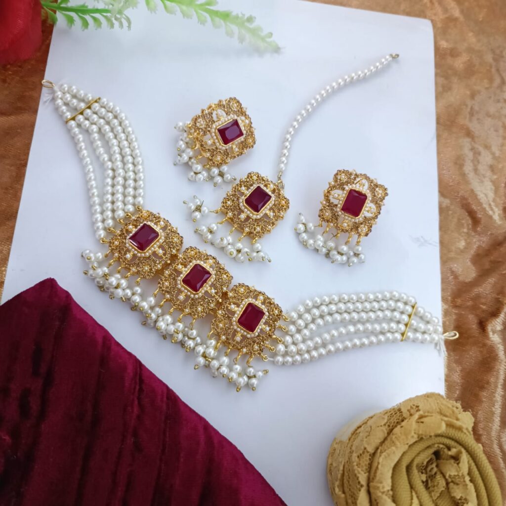 casting fine quality noratan real stone prty set.