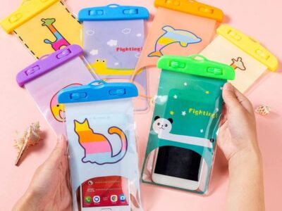 1pc Cartoon Printed Waterproof Mobile Pouch Random Colors