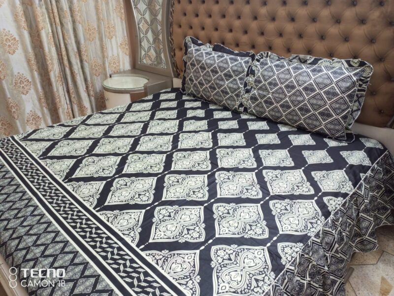 Latest Frill Design Bedsheet With 2 Pillow Covers