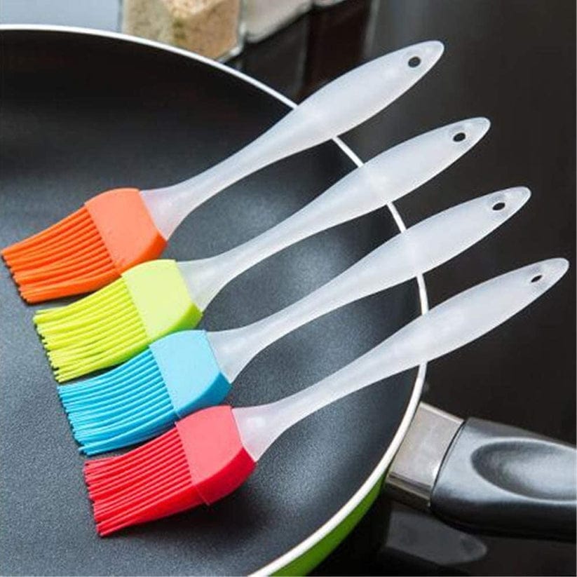 Pack of 2 Silicon Oil Brush For Baking and Bbq Random Colors