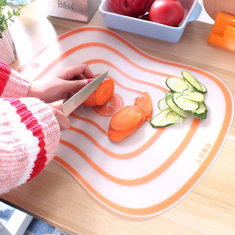 1pc Mini Silicone Plastic Chopping Board Food Cutting plastic Chopping Board Size 20 x 14 CM Random Colors