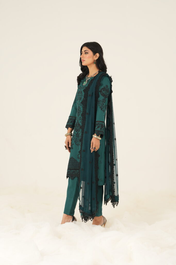 Sea Green Elegance – D20