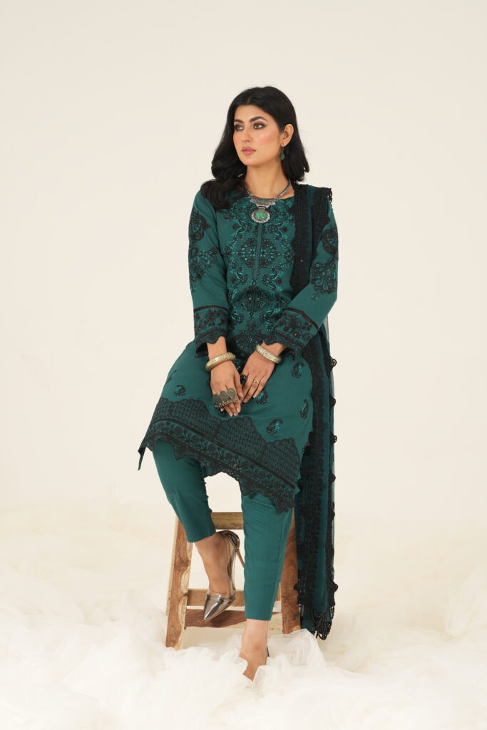 Sea Green Elegance – D20