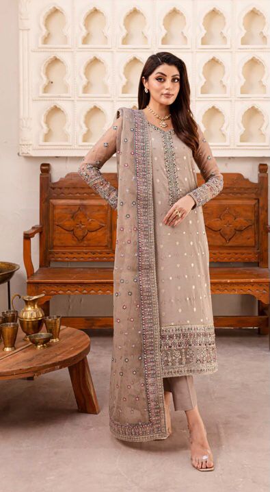 zargul 3 pics embroidered suit Batik
