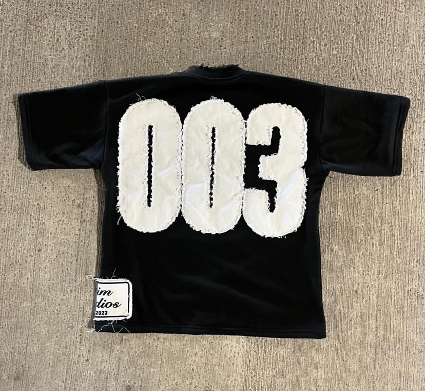 003 T-Shirt 300 GSM With Distressed Embroidery Comfortable Fabric