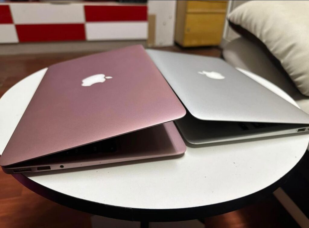 laptop or chrome books delivery from UAE